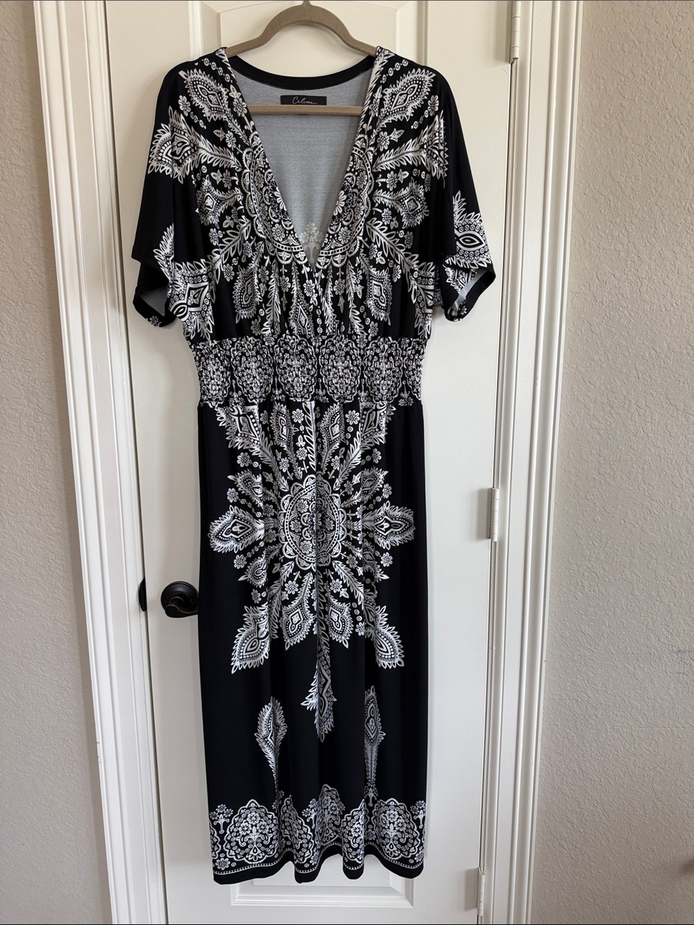 Black & White Paisley V-Neck Maxi Dress